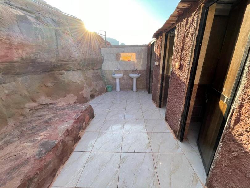 Salem Camp Hotel Wadi Rum Exterior photo