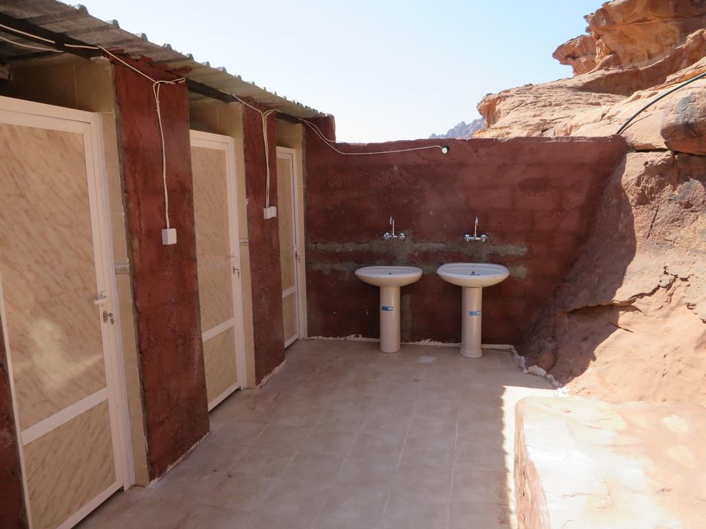 Salem Camp Hotel Wadi Rum Exterior photo