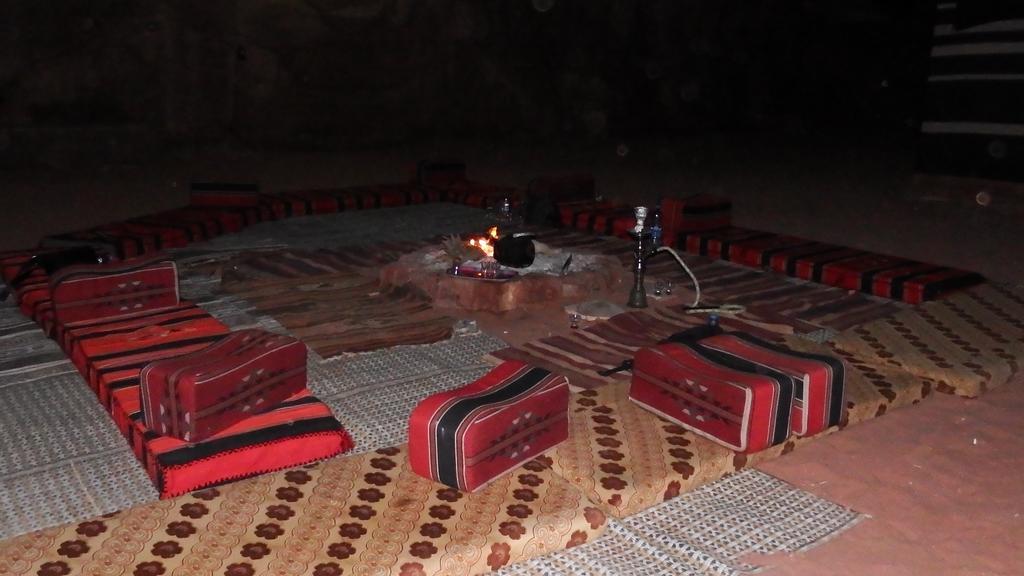 Salem Camp Hotel Wadi Rum Exterior photo